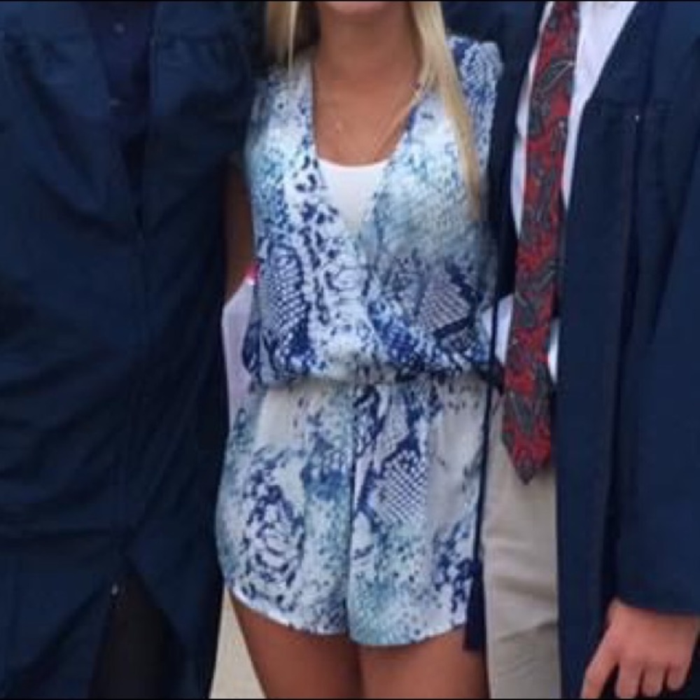 Romper - Picture 2 of 4
